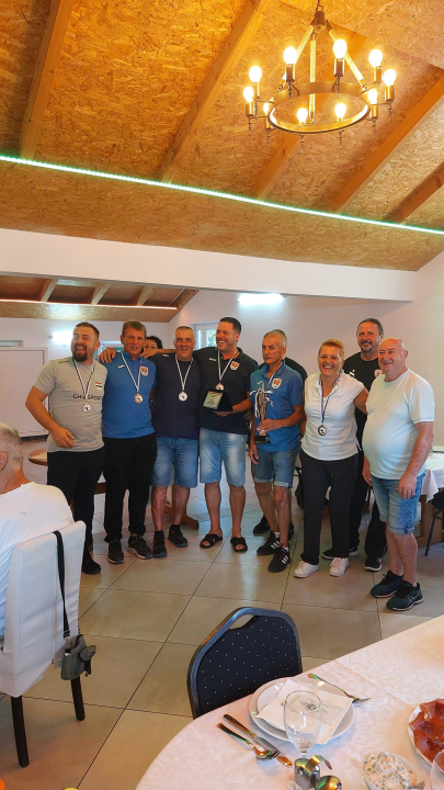 Klub sjedeće odbojke Knin 95 organizirao i osvojio turnir Oluja 95