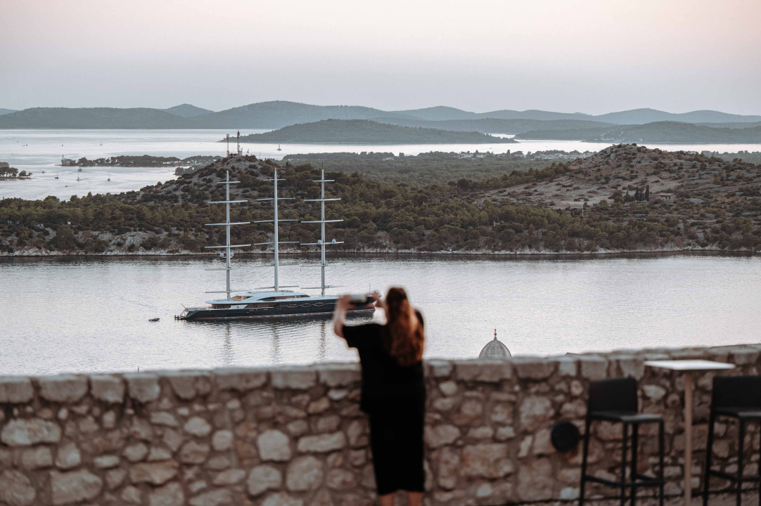 Nestvarni imenjak kultnog jedrenjaka kapetana Jack Sparrowa danima oduševljava Šibenčane i turiste