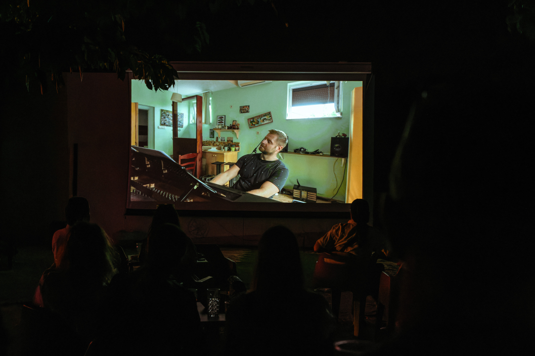 Vedran Ružić na Baroneu oduševio sa '6 metara', zanimljivim dokumentarcem pa jazz koncertom