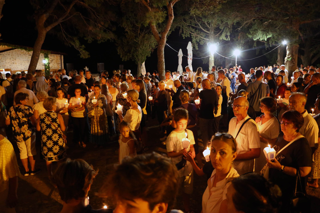 Večer uoči Velike Gospe brojni vjernici hodočastili u Vrpolje