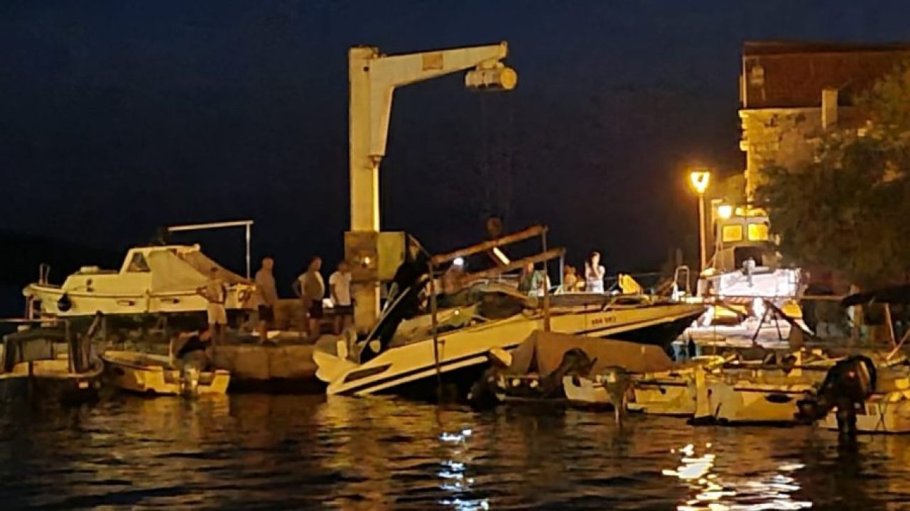 Kod otoka Tijata ribari noćas spasili poljsku obitelj i njihov gliser