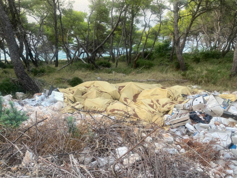 Puno smeća: Pogledajte na što sliči otok Obonjan