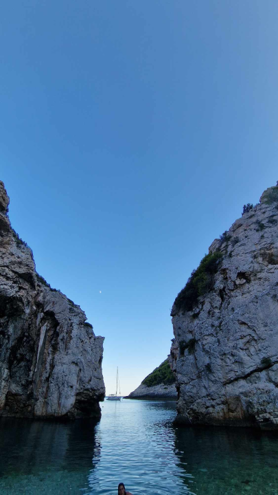 Morska avantura posade ŠibenikIN-a: Jako jugo, promjena ruta i nezaboravni dani na prekrasnoj jedrilici