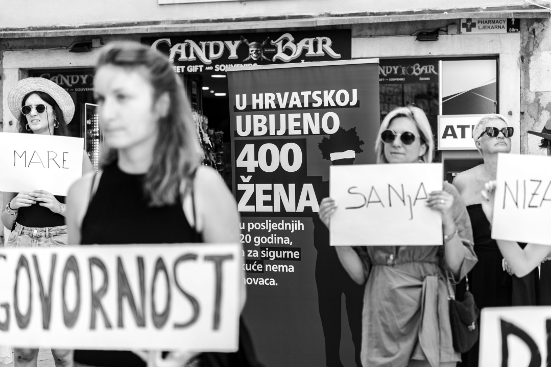 Šibenčanke se priključile prosvjedu protiv femicida: 'U Hrvatskoj je u zadnjih 20 godina ubijeno 400 žena'