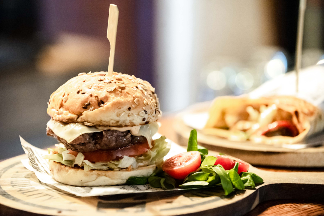 Rock'n'roll, finger food i kokteli: Stray Cat mjesto je koje morate posjetiti! 