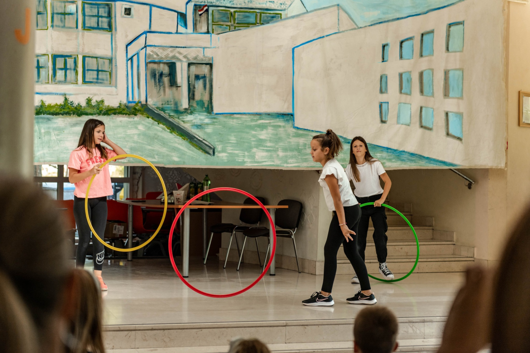 'Učionice 21. stoljeća' s gradonačelnikom dočekale prvašiće: 'Krenite hrabro u školske klupe'