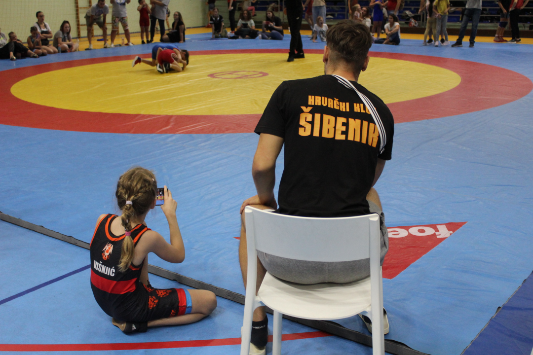 Mladi šibenski hrvači osvojili sedam medalja na međunarodnom turniru u Slatini