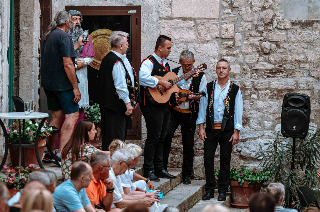 'Kadena' je Sinišin dar Šibeniku: 'Nije lako pisati o ljudima, ali mislim da smo uspjeli'