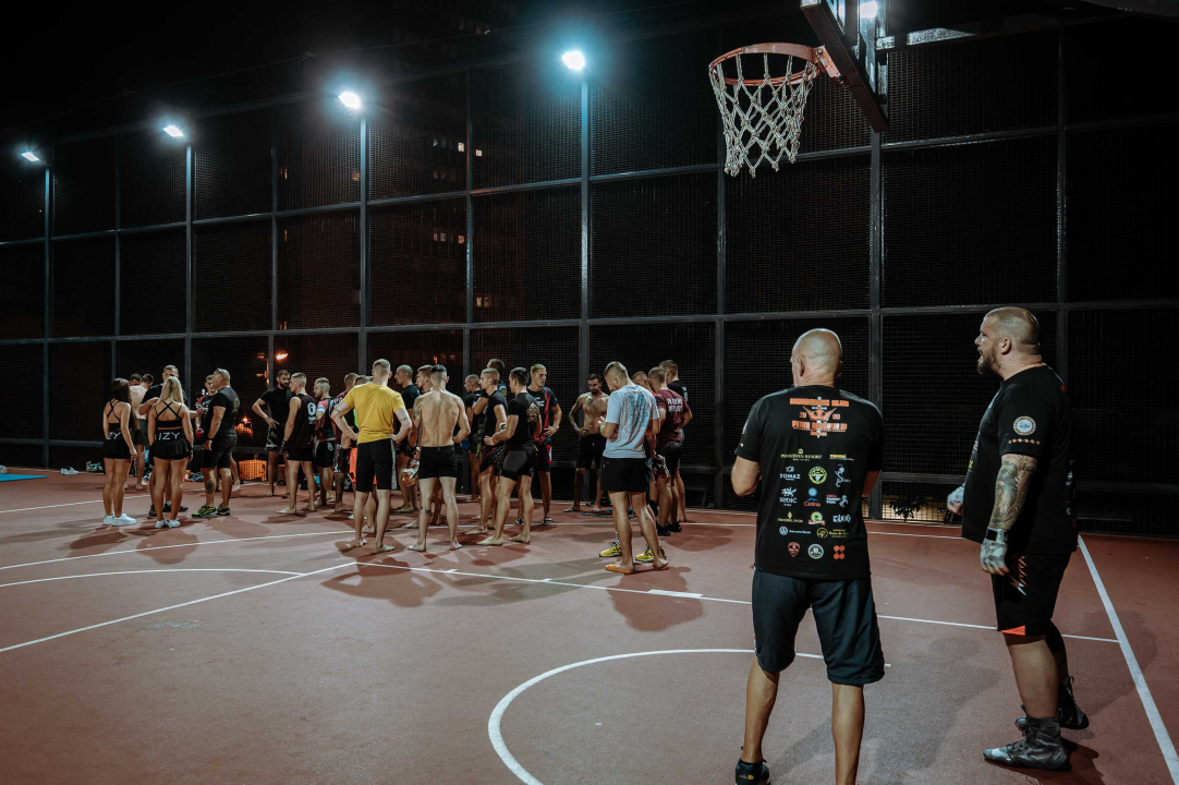 Funcuti bakljadom podržali Franu Vukovića na otvorenom treningu uoči borbe za naslov