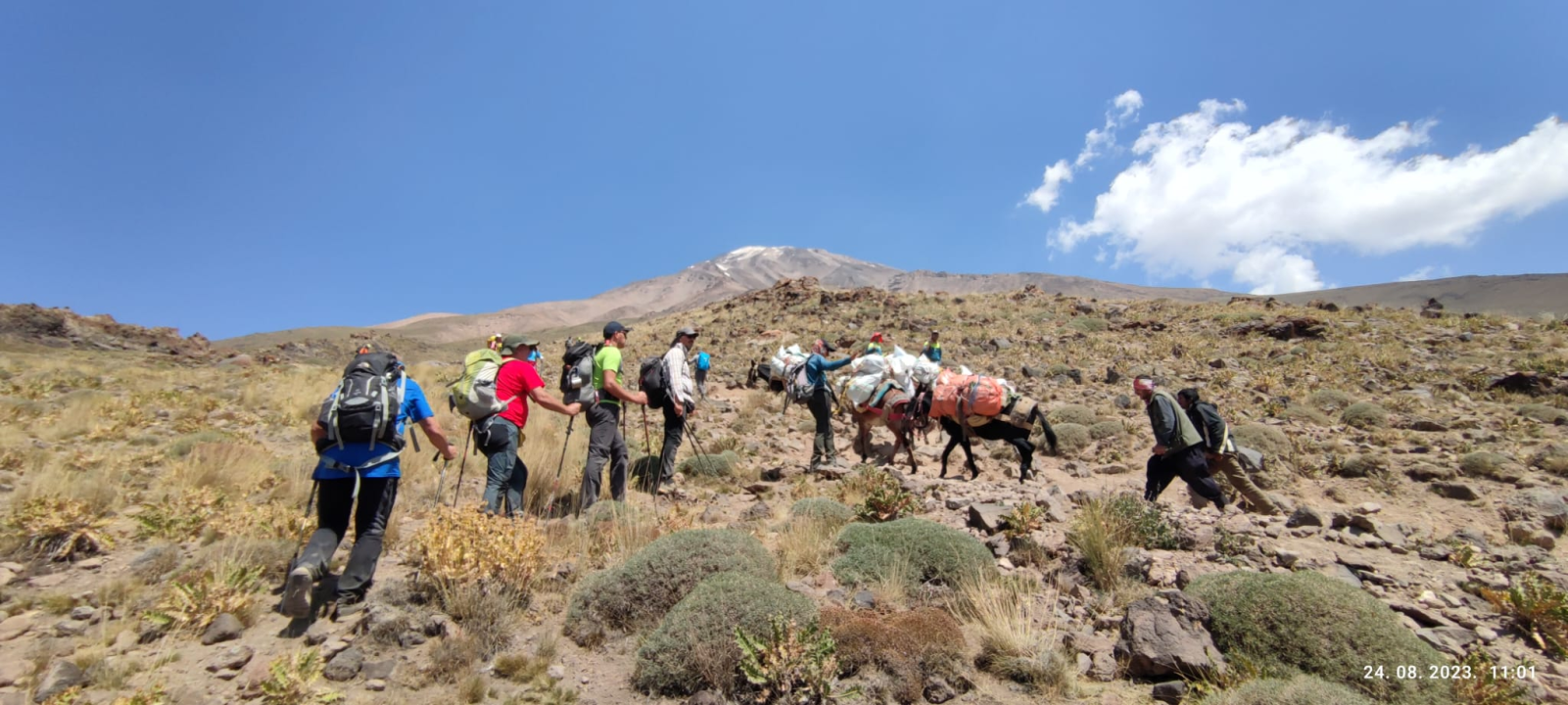 Petnaest planinara iz Šibenika krenulo u osvajanje najvećeg vrha u Iranu: Njih devetero je uspjelo!