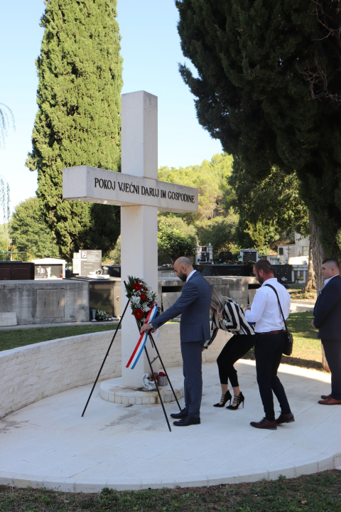Nagrada Grada Skradina posthumno dodijeljena Ivanu Šišku