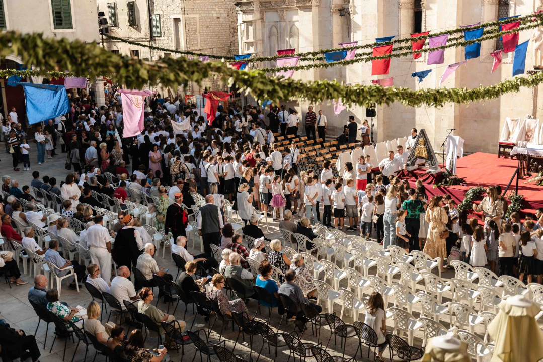 Misom i procesijom obilježen Dan grada i blagdan sv. Mihovila