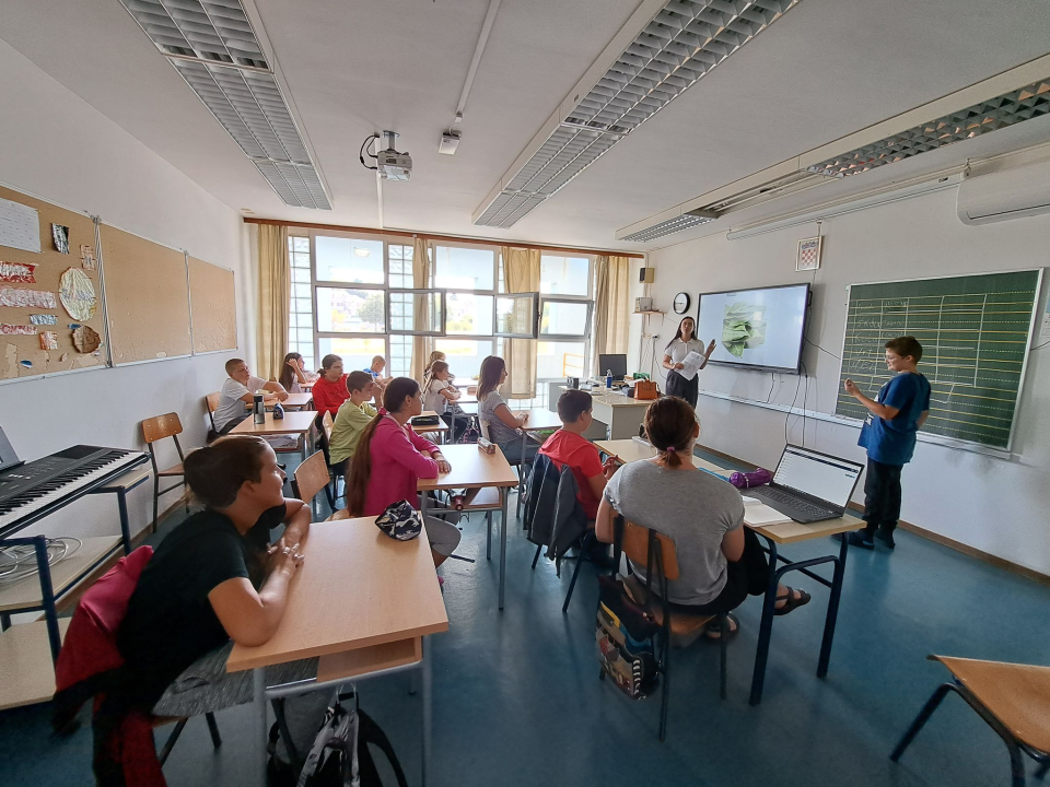 Dica sade više za stupanj niže: Murterska djeca uče o važnosti zelenila