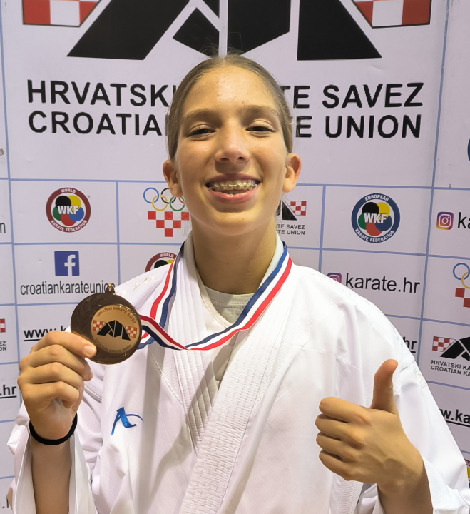 Karate klub Šibenik 1066 na državnom prvenstvu U14 ukupno došao do 11 medalja, od kojih 4 zlatne