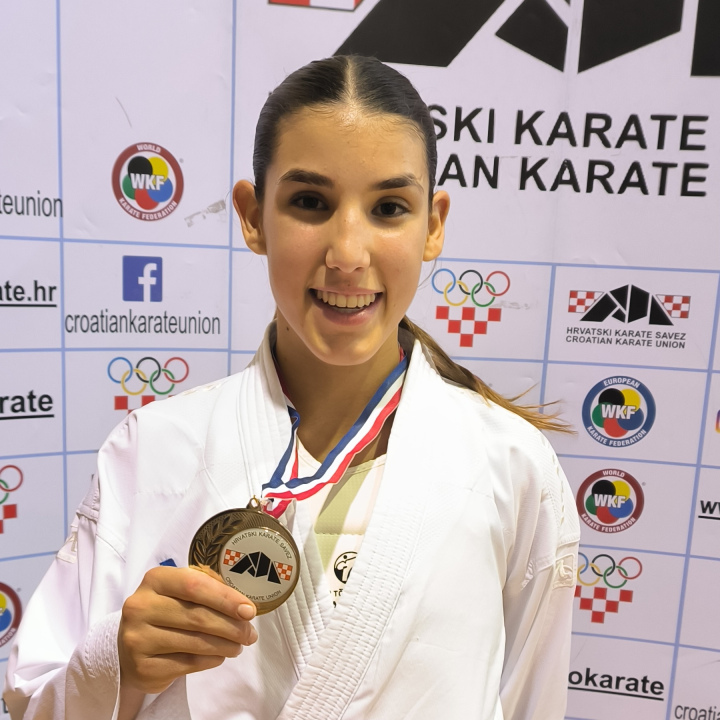 Karate klub Šibenik 1066 na državnom prvenstvu U14 ukupno došao do 11 medalja, od kojih 4 zlatne