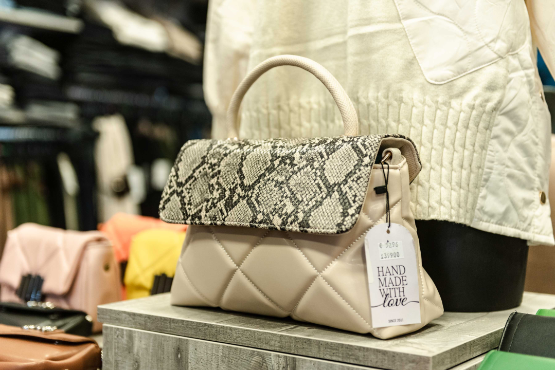 Obnovite svoju jesensku garderobu novim trendi komadima Butika Cecily! 