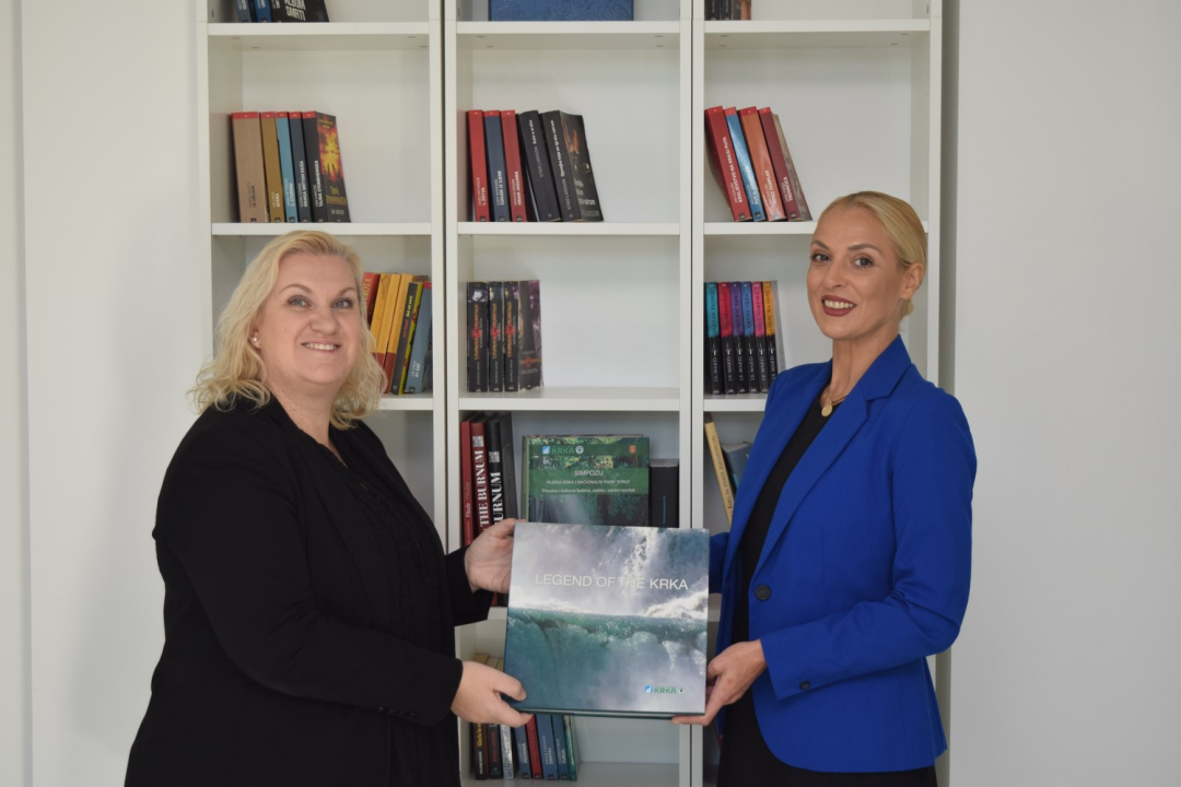 Nacionalni park 'Krka' darovao knjige knjižnici u Studentskom domu Palacin   