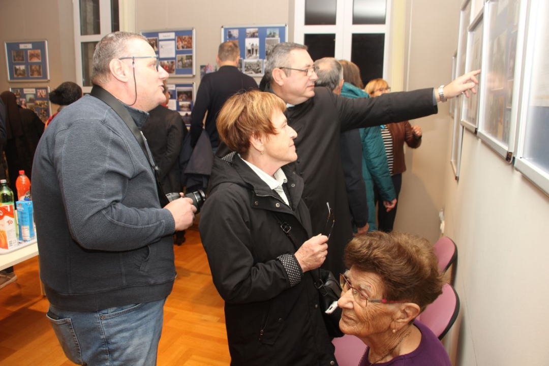 U Vodicama otvorena izložba posvećena don Frani Šimatu