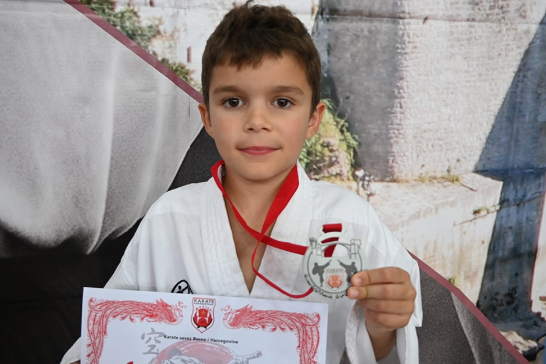 Članovi Karate kluba 'Okit Vodice' sudjelovali na 6. 'Mostar Openu' i osvojili 12 medalja 