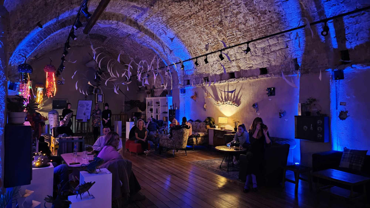 U Galeriji Azimuta otvorena izložba radova Andriane Tanfare 'Iza druge duge'