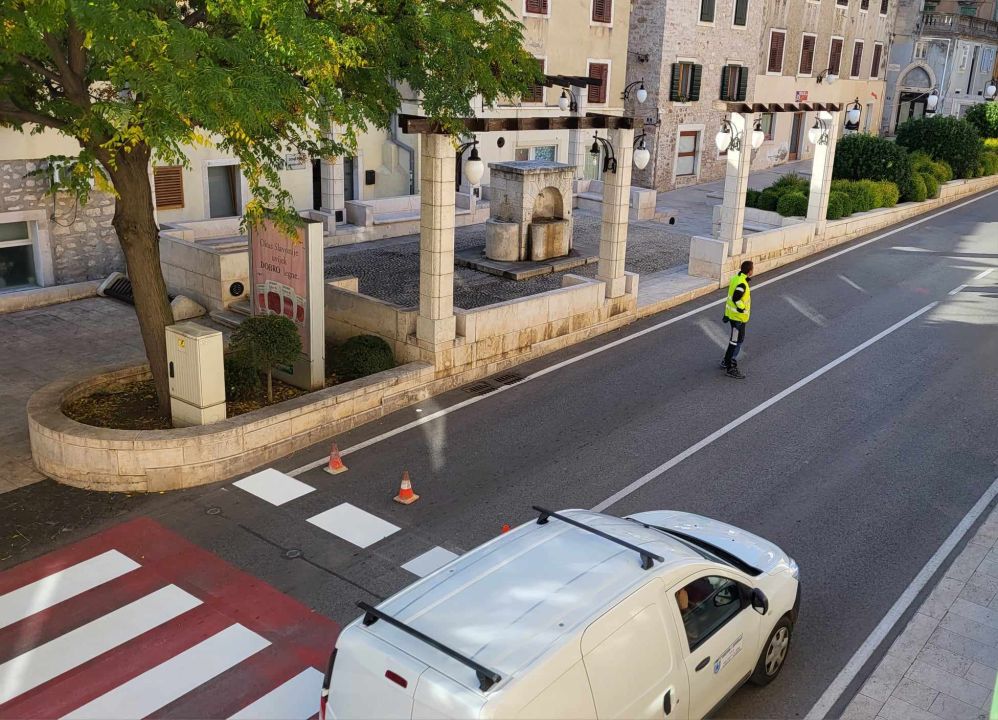 Gradski djelatnici opiturali pješačke prijelaze na Starom pazaru: U podne i pol 