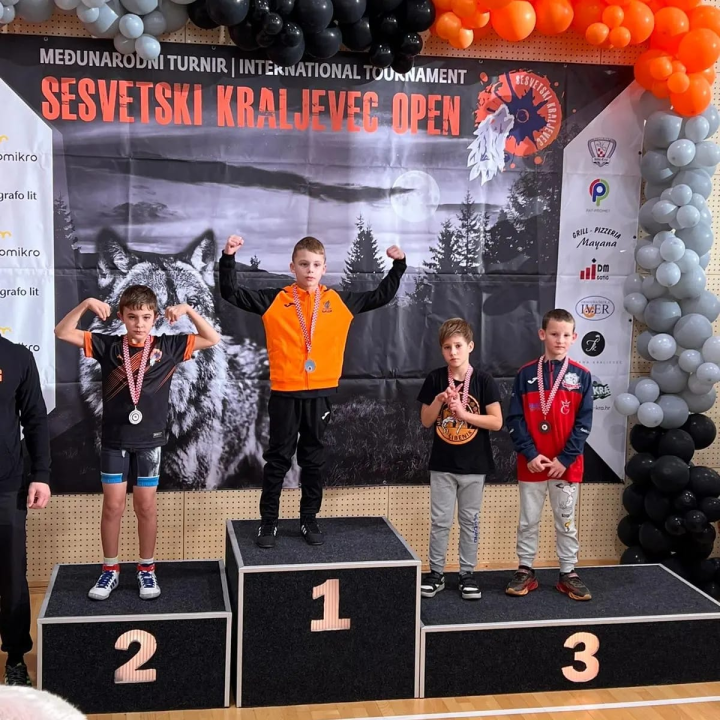 Dobri rezultati za šibenske hrvače prošlog vikenda: Stariji četvrti, mlađi osvojili četiri bronce