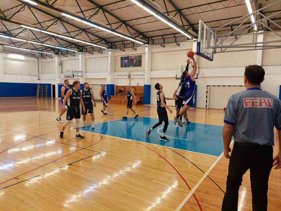 Šibenska rekreativna košarkaška liga: Branitelj naslova bolji od dosad neporažene Šarićeve momčadi