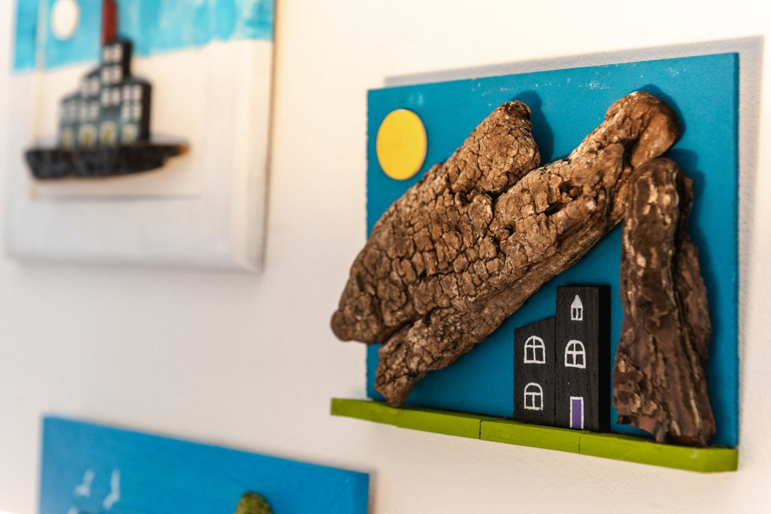 U Narančastoj zgradi otvorena izložba radova zatvorenika iz šibenskog, zadarskog i dubrovačkog zatvora 