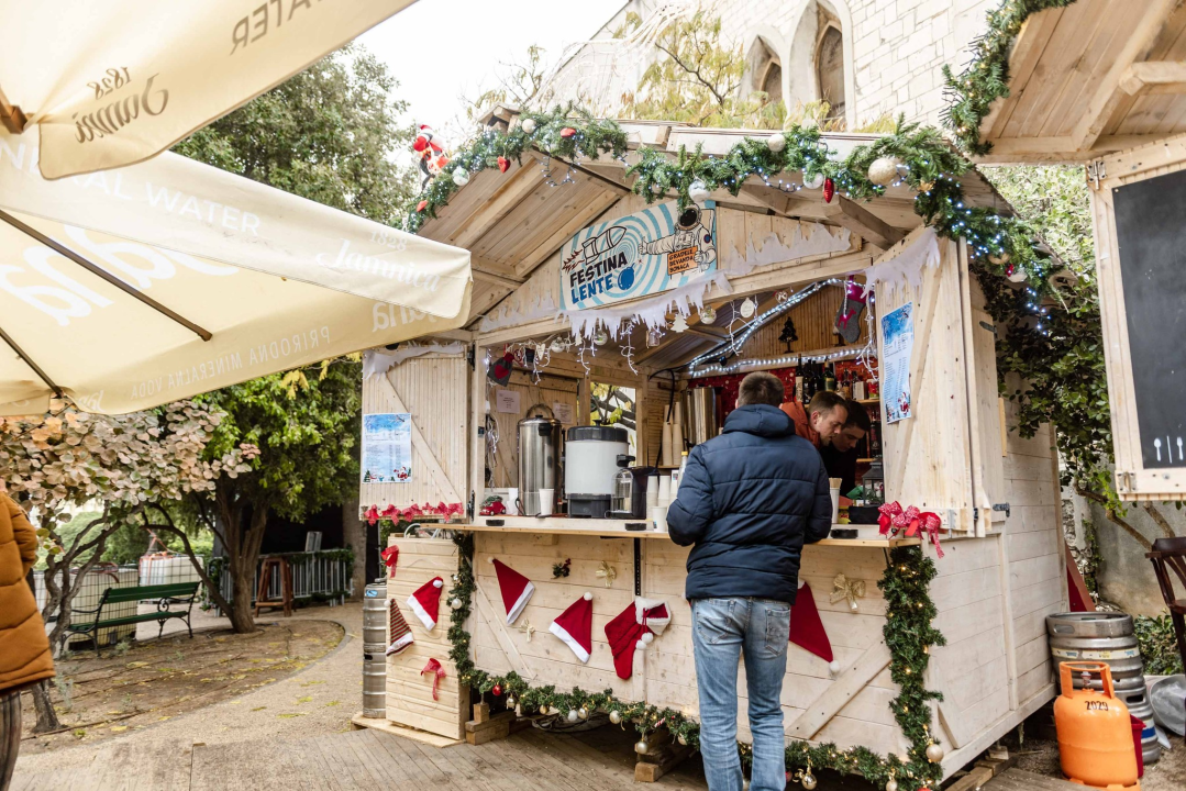 Soparnik, sarme, gulaš, burgeri, kobasice: Provjerili smo gastro ponudu na Adventuri i odlična je