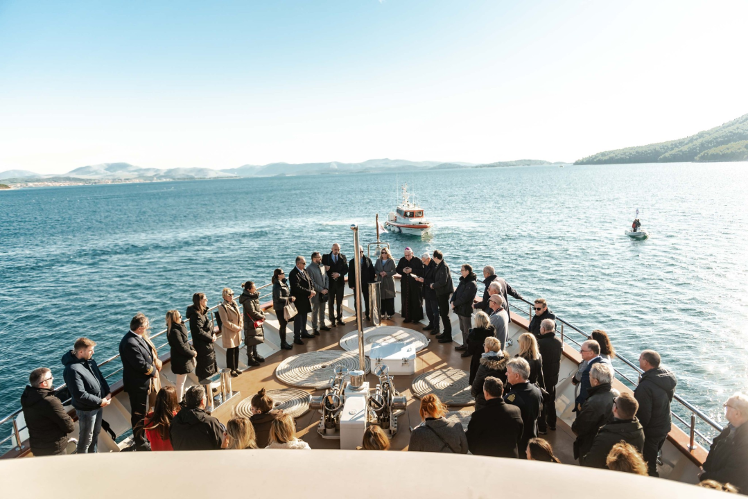 U šibenskom akvatoriju položeni vijenci u čast poginulih i nestalih hrvatskih pomoraca