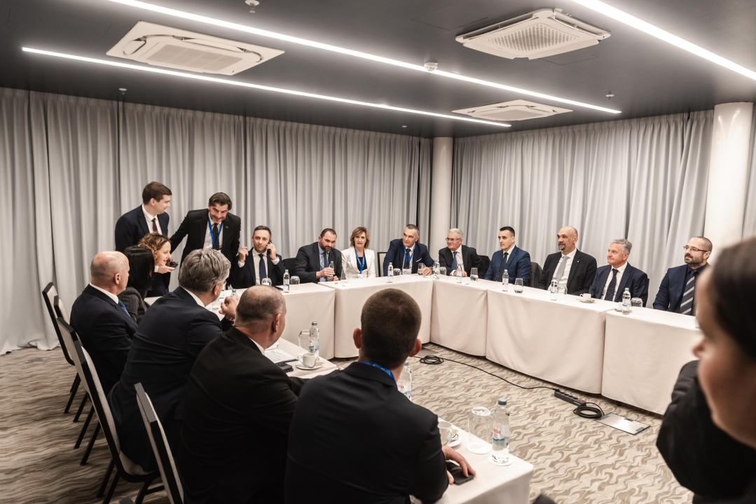 Premijer Plenković posjetio Šibenik: Sastao se s gradonačelnikom Burićem i sudjelovao na svečanosti u Solarisu 