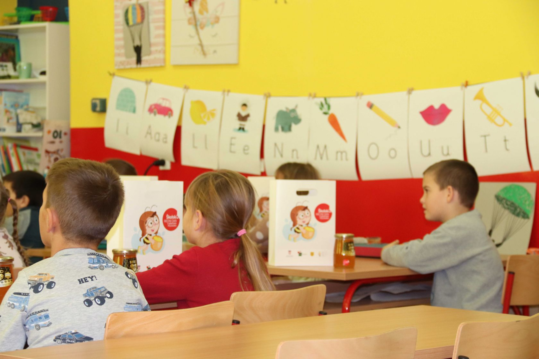 Školski medni dan s hrvatskih pčelinjaka obilježen u šibenskim osnovnim školama