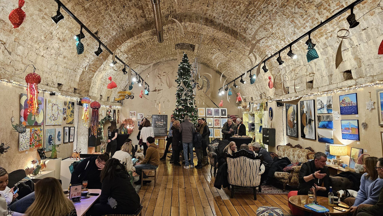 U Azimutu otvorena jedinstvena art &amp; craft izložba 'Božićni tinel'