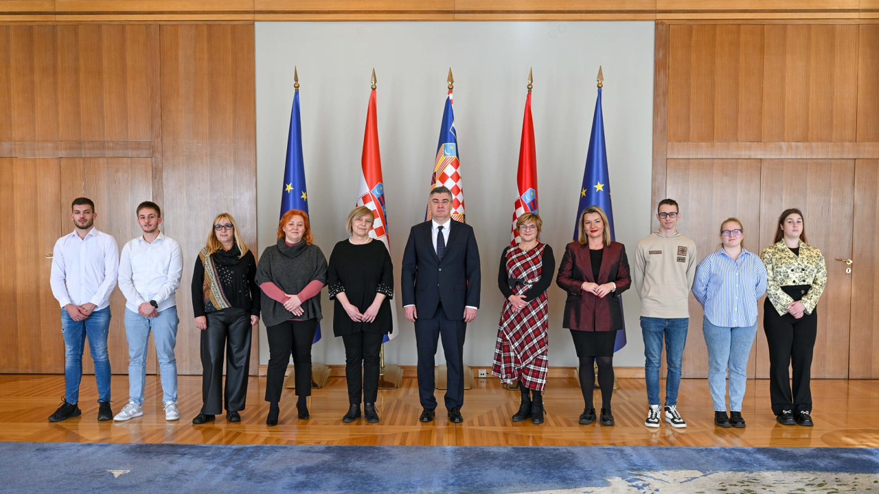 Učenici Medicinske škole na Pantovčaku kod predsjednika Milanovića