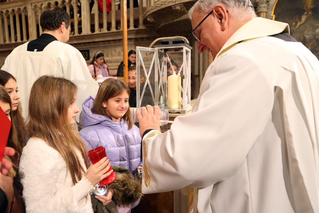 Katolički skauti u Šibenik donijeli Betlehemsko svjetlo
