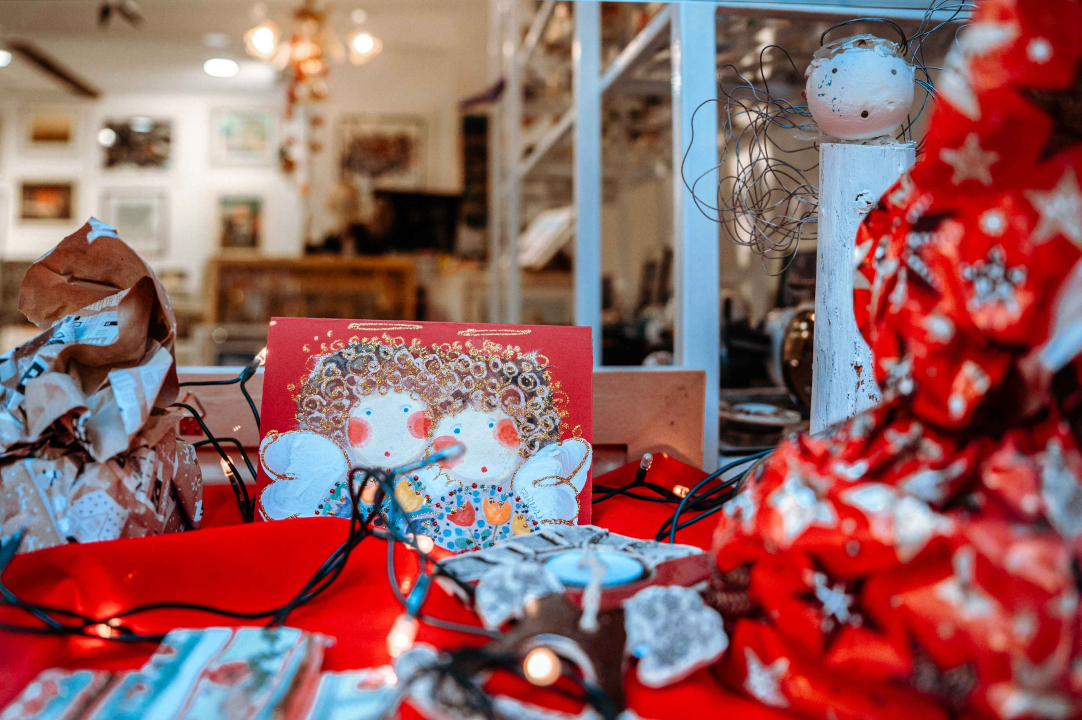 U Galeriji Juraj Dalmatinac potražite predivne unikatne poklone i umjetnine po odličnim cijenama 