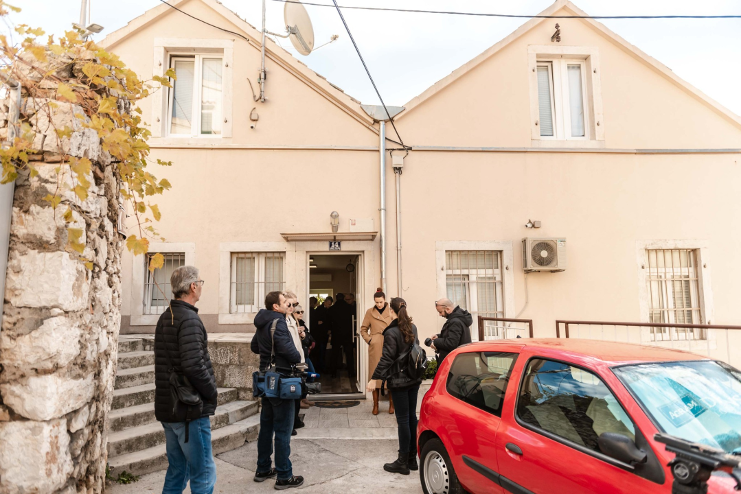 Gradonačelnik i biskup posjetili Prihvatilište za beskućnike: Najavljena i obnova pučke kuhinje