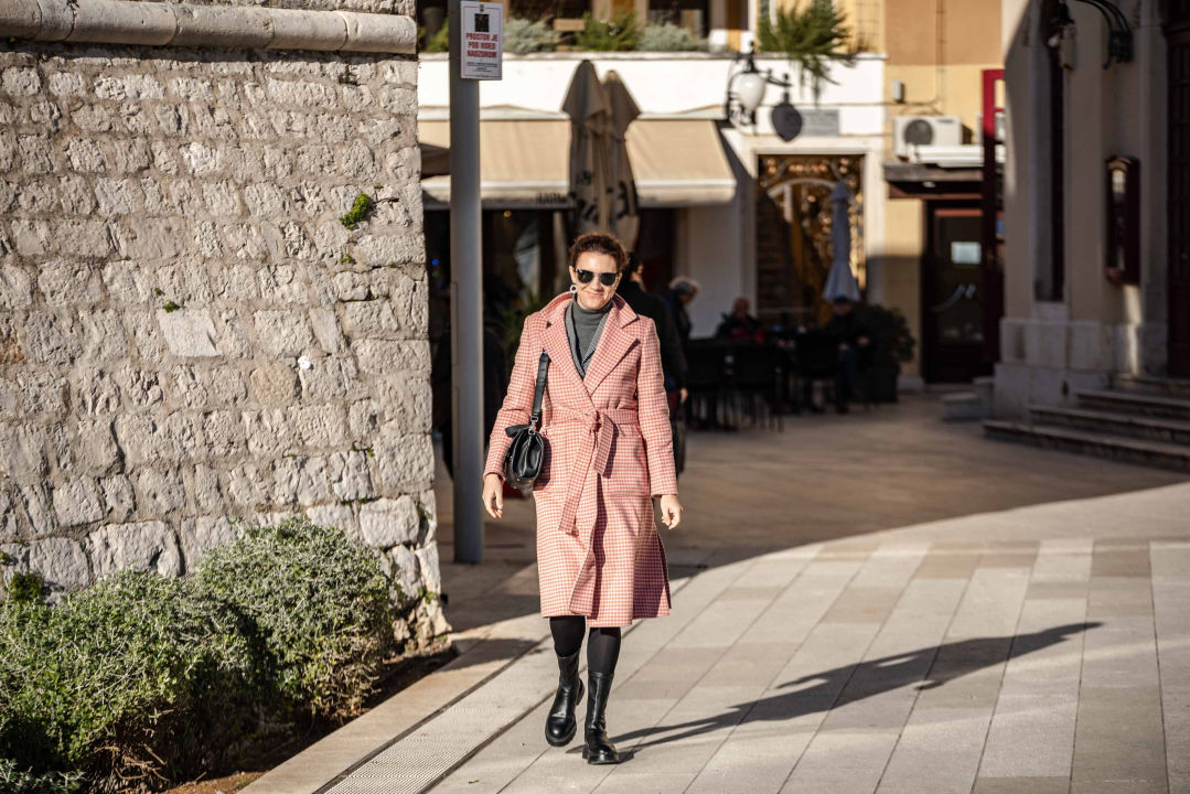 Zanimljive čizme i topli kaputi: Evo što se ovih dana nosilo po Šibeniku