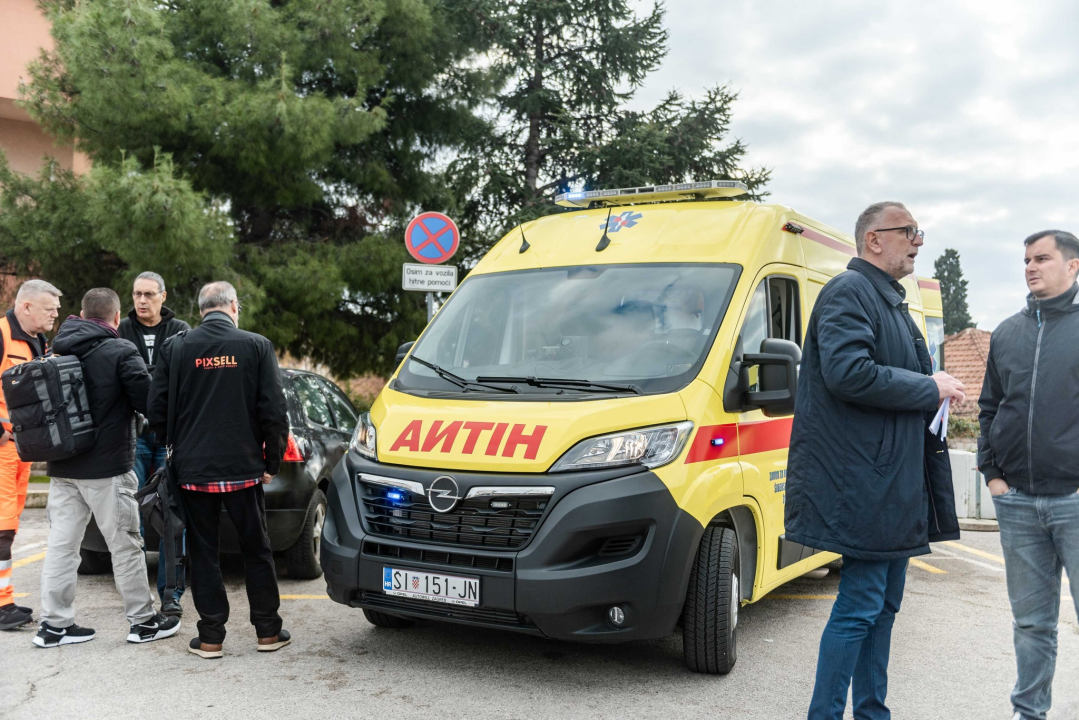 Šibenska Hitna dobila novo vozilo: 'Naš vozni park je sad sigurniji za pacijente i djelatnike'