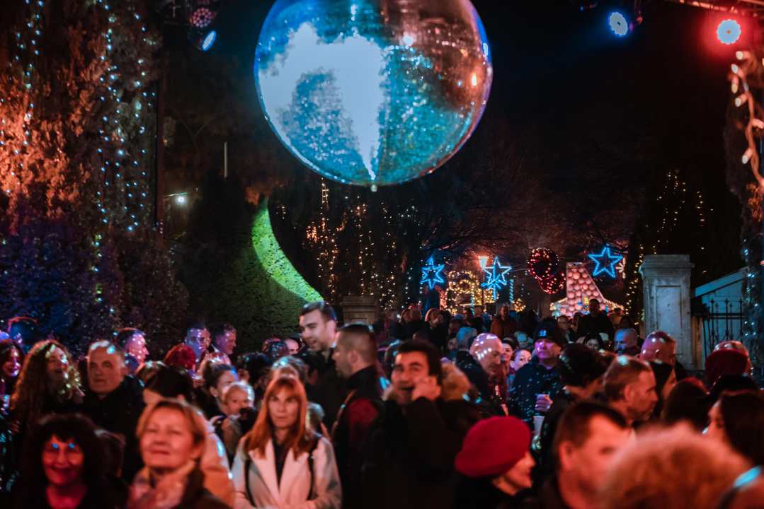 Disco Gimnazija u Parku proslavila 45. rođendan: Šibenčani uživali u starim hitovima  