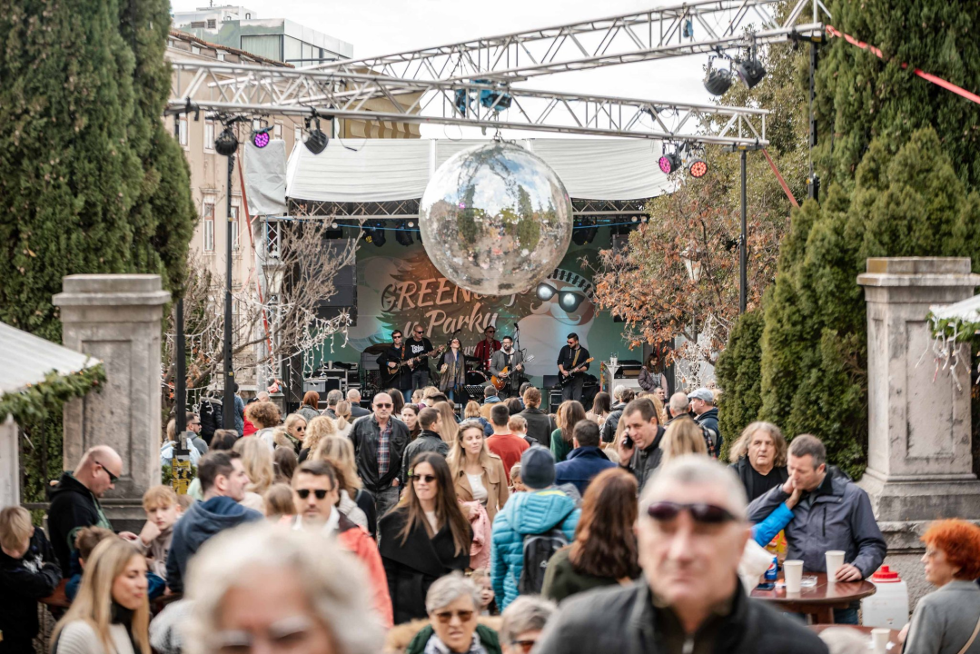 'Jedinstveni spoj starosti i neiskustva': Teke Yeke rasplesali sve u Parkiću 