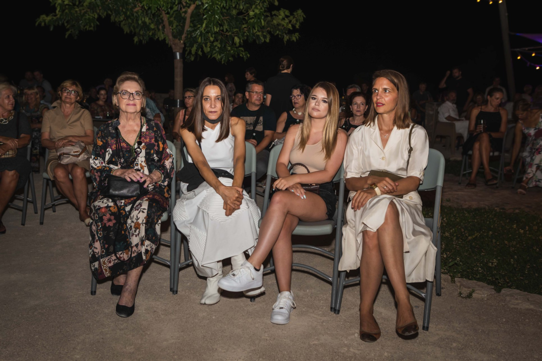 Arsenova unuka Lu želi na Eurosong, na Dori se natječe s pjesmom ‘Plavi leptir’ 