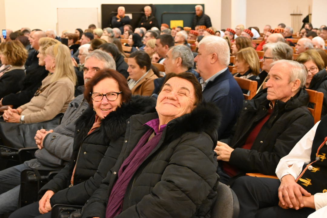 Predstavljena knjiga Frane Bilića 'Da te mogu pismom zvati'