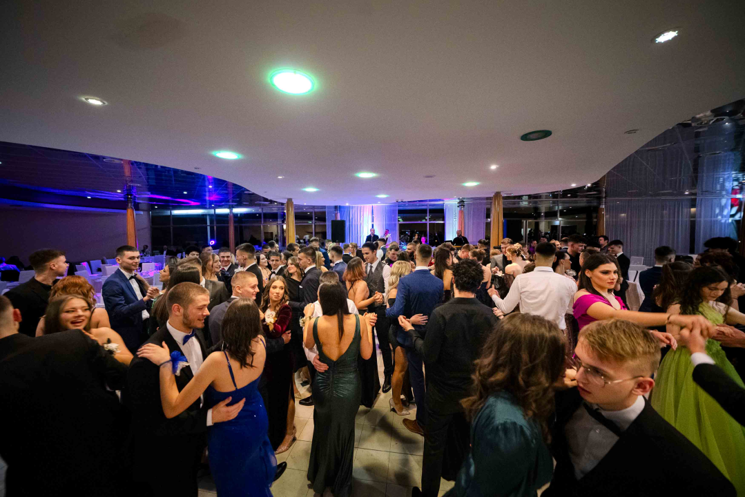Zavirite na blještavi maturalni ples Tehničke škole Šibenik (2)