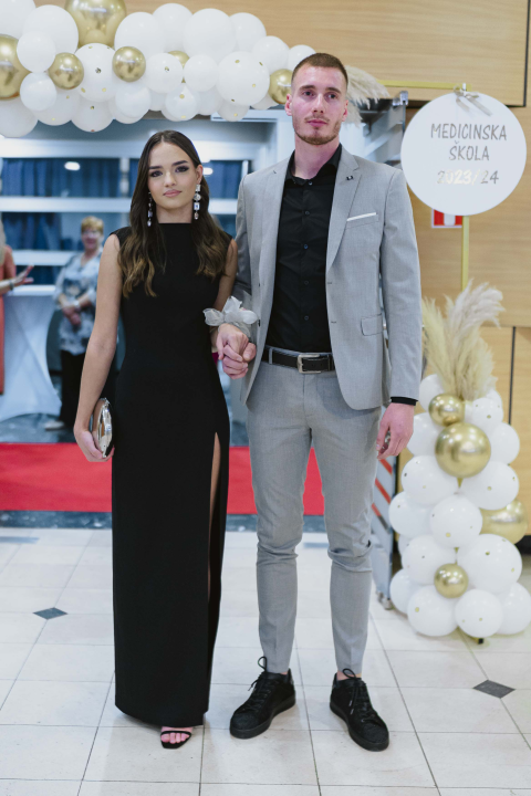 Učenici Medicinske škole Šibenik u večeri koju će pamtiti do kraja života (1. dio)