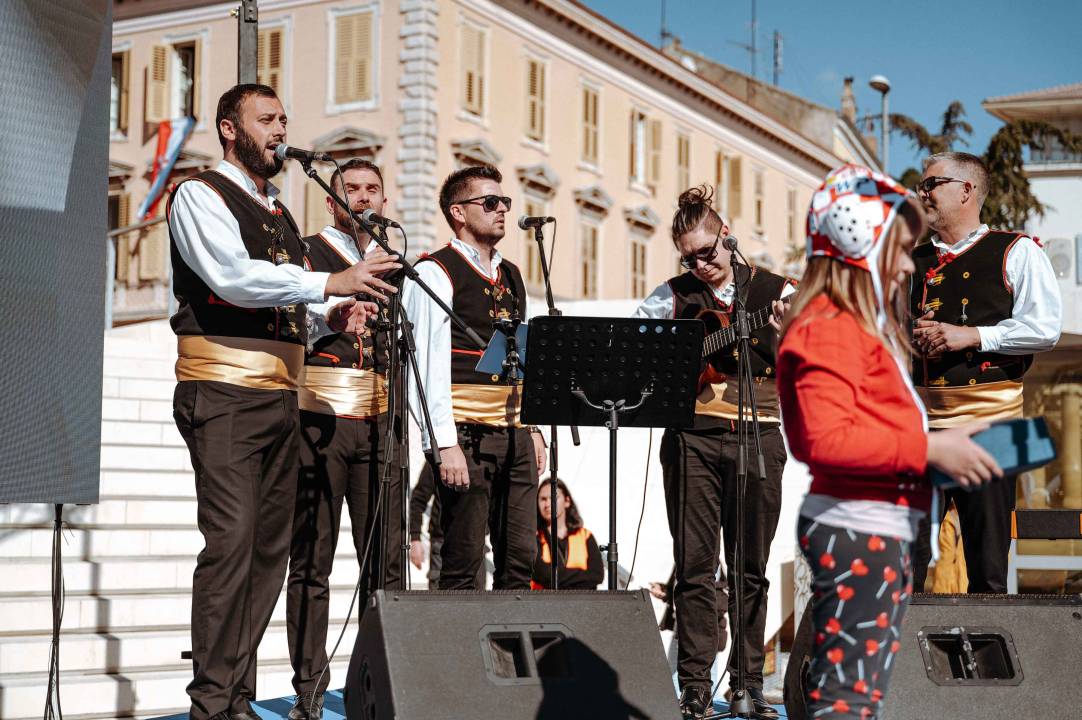 Šibenčani masovno dočekali svjetske prvake, Tucak: 'Gdje god pođem osjećam ljubav koju mi pružate'