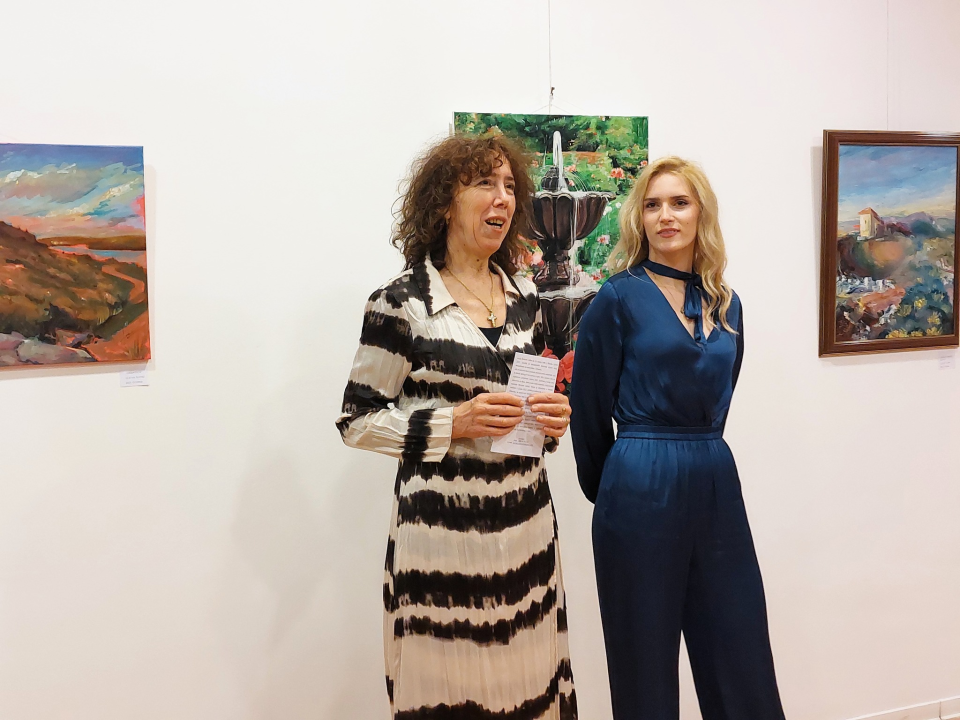 U knjižnici otvorena izložba mlade umjetnice Lucije Živković