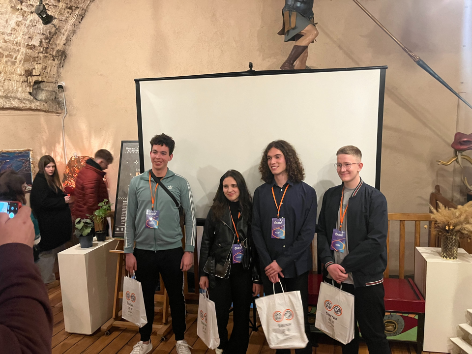 Mladi kvizaši iz cijele Hrvatske okupili se u Šibeniku: Sinoć u Azimutu druženje, večeras u Arsenu veliko finale