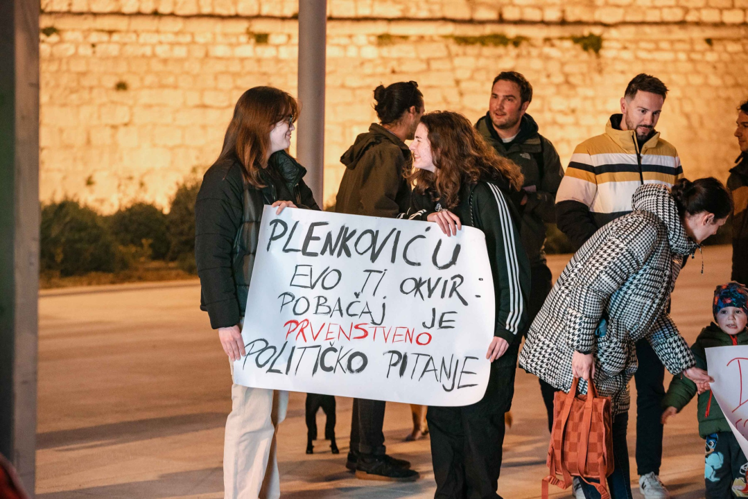 Ništa cvijeće i bombonijere: Šibenčanke, uz pokojeg Šibenčana, proslavile Dan žena na drugačiji način