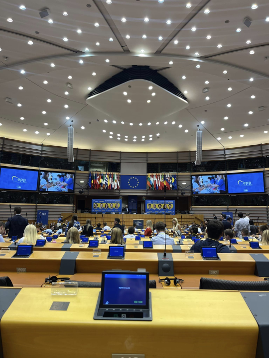 Šibenčanka Jelena Jurić stažira u Bruxellesu: 'Stanovi su skupi, ali cijene hrane i režija niže su nego kod nas'